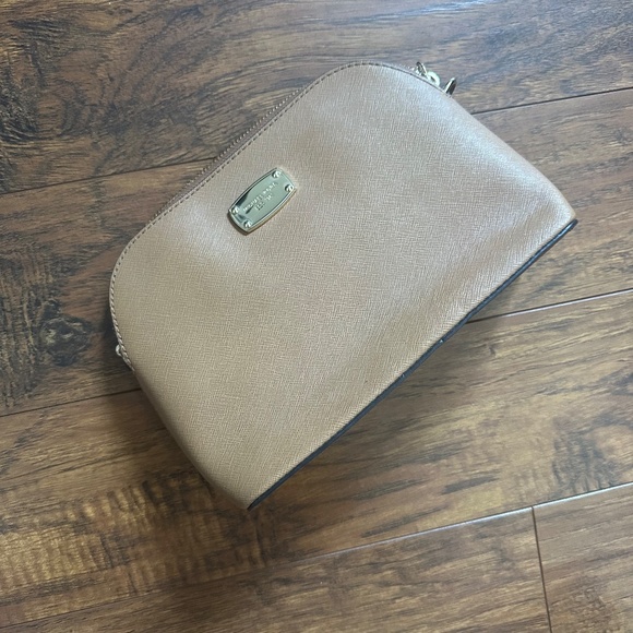 Michael Kors Large Cindy Dome Crossbody Bag - Picture 2 of 9